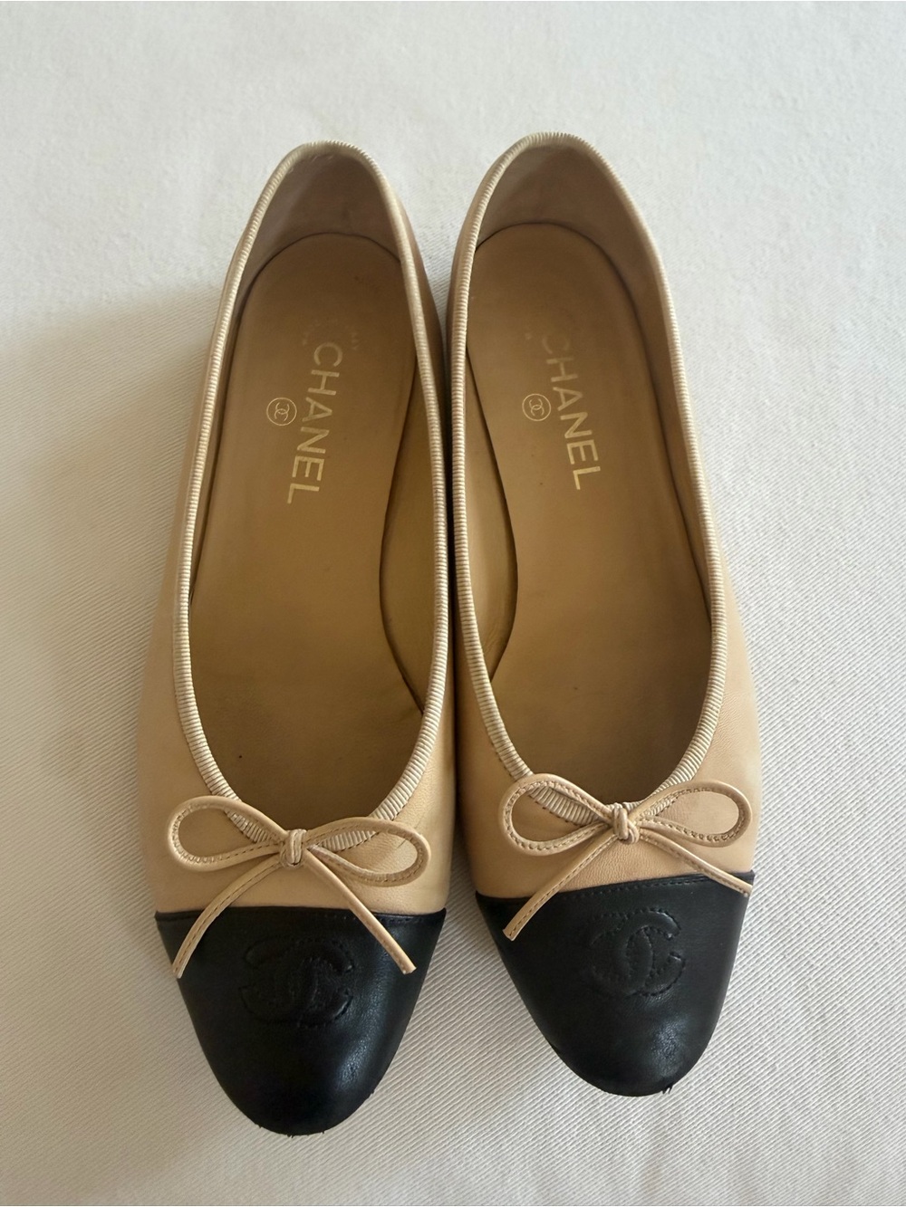 Chanel Beige and Black Leather Cap-Toe Ballet Flats size 9